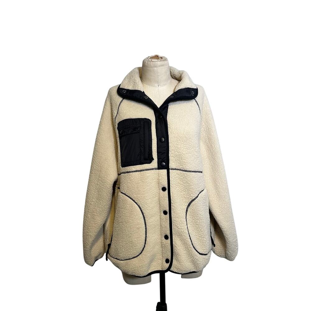 Rumored Shearling Apres Sherpa Jacket in Cream & Black